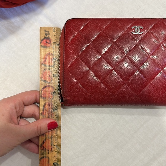 Red Chanel zip around wallet quilted caviar long - Picture 12 of 12